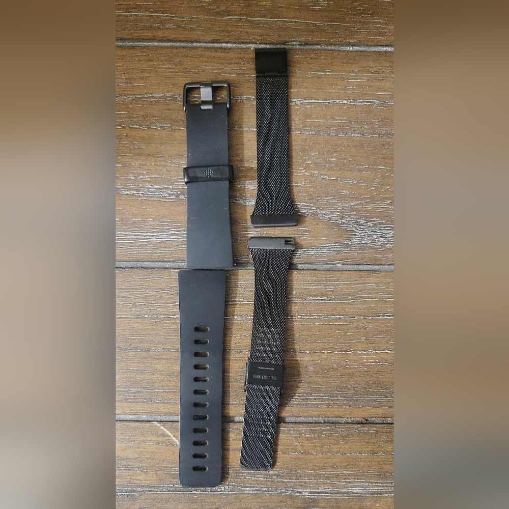 Fitbit VERSA 2 Smartwatch with Charging Stand - Picture 3 of 3